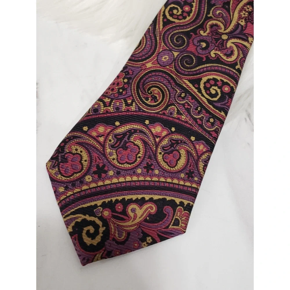 Penguin by Munsingwear PURPLE paisley gold yellow Necktie Tie skinny 2.75